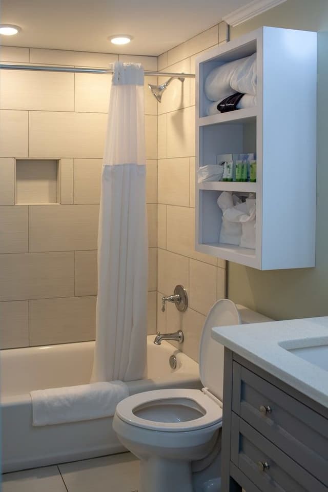 Balcony Suite, 1 King Bed with Queen Loft (River View) - Stair Access Only