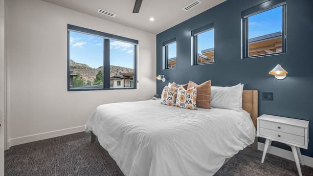 Luxury Villa, 2 Bedrooms, Kitchen, Mountain View