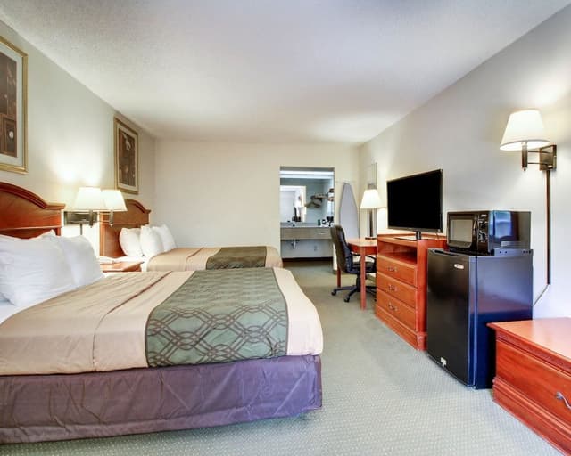 Standard Room, 2 Queen Beds, Smoking