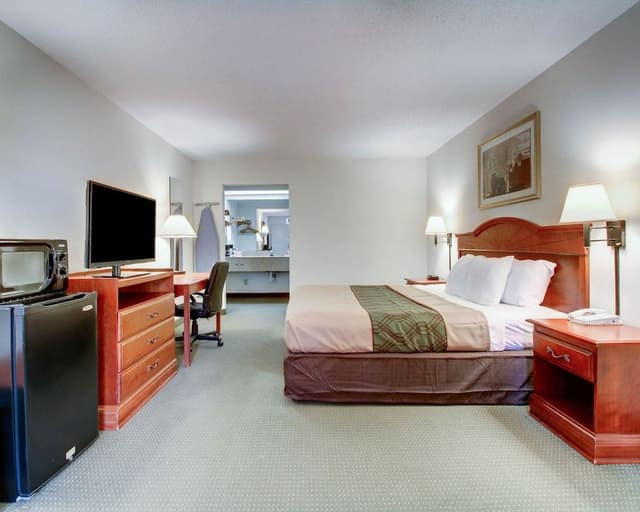 Standard Room, 1 King Bed, Non Smoking