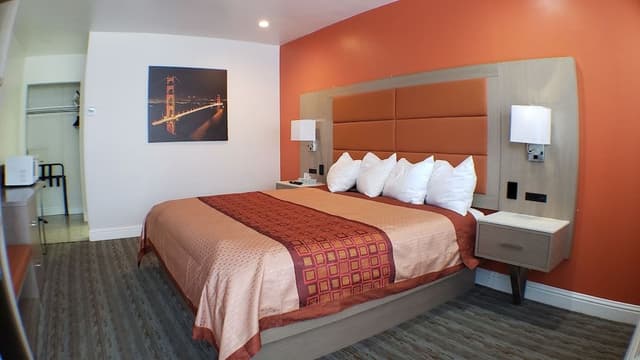 Standard Room, 1 King Bed