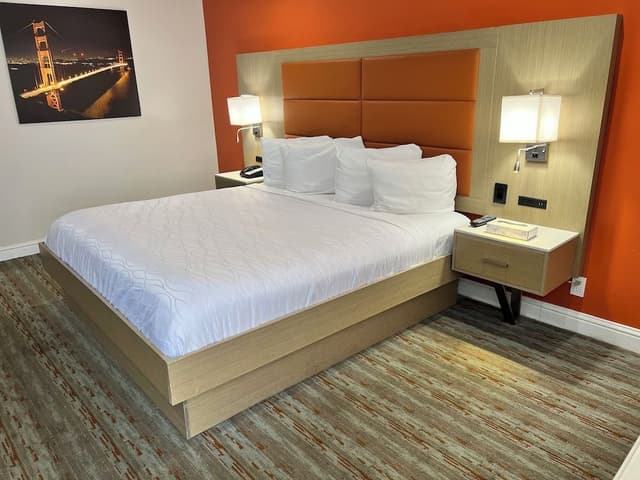 Standard Room, 1 King Bed