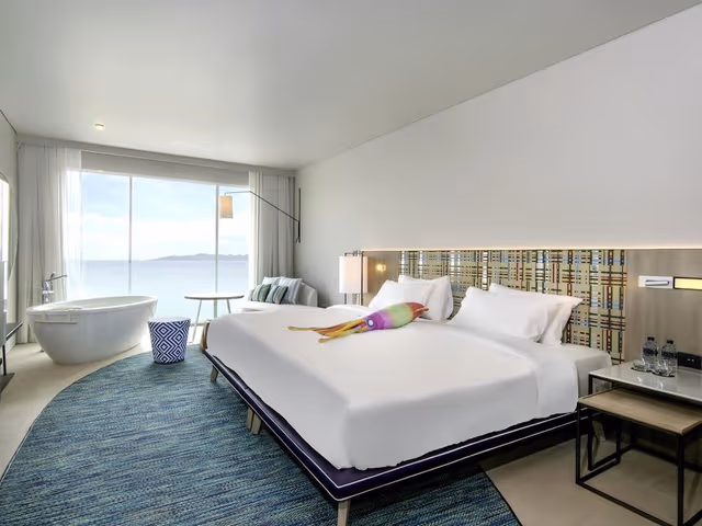 Room, 1 King Bed, Oceanfront (Ocean)