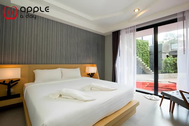 Deluxe Room, 1 Bedroom, Pool Access, Pool View