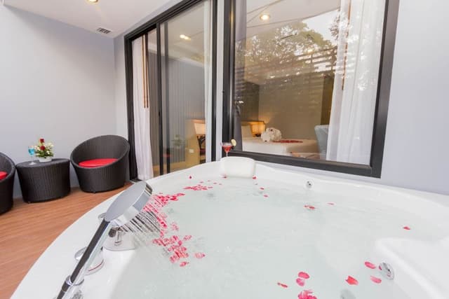 Grand Deluxe with Jacuzzi