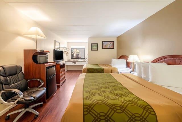 Room, 2 Queen Beds, Smoking