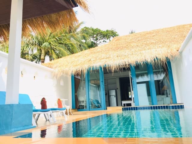 Royal Pool Villa Beach Front