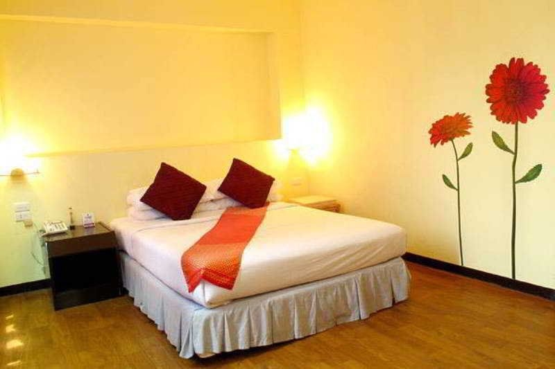 โรงแรมแซฟไฟร์ (Sapphire Hotel)3