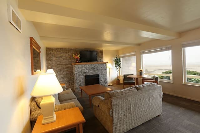 Standard Room, 1 Queen Bed, Non Smoking, Oceanfront