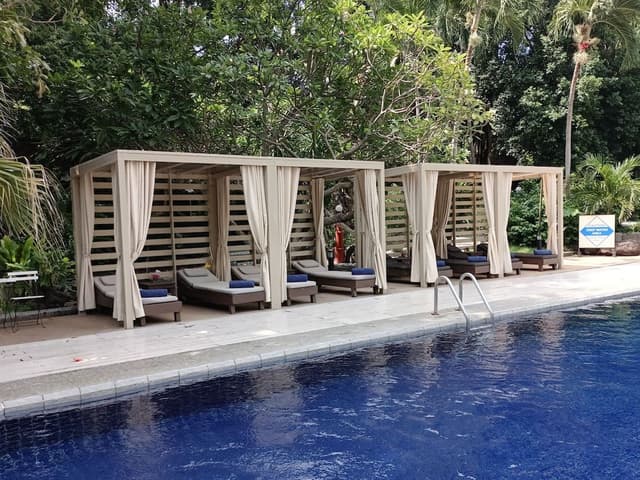 Grand Poolside Villa