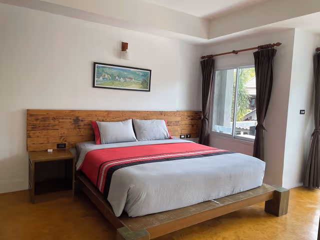 Deluxe Room, Pool View