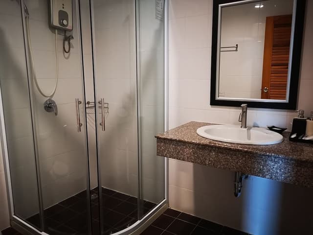 Deluxe Double Room with Balcony and Partial Seaview