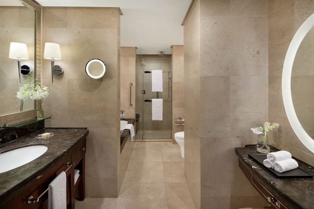 Suite, 1 King Bed, River View (SL Exec)