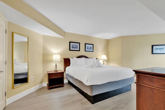 Signature Condo, 1 Bedroom, Balcony, Ocean View