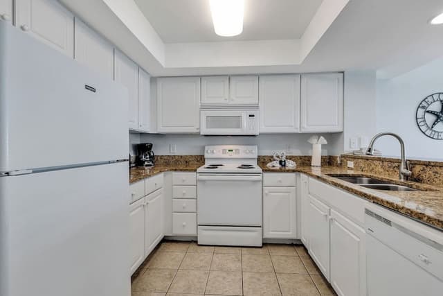 Family Condo, 2 Bedrooms, Balcony, Beach View