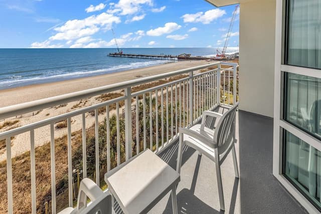 Exclusive Condo, 1 Bedroom, Balcony, Beach View