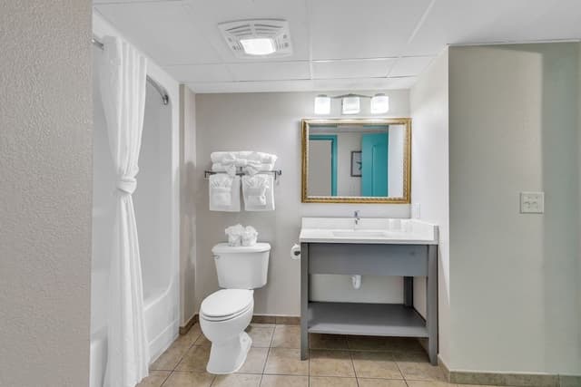 Signature Condo, 2 Bedrooms, Balcony, Ocean View