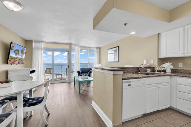 Exclusive Condo, 1 Bedroom, Balcony, Beach View