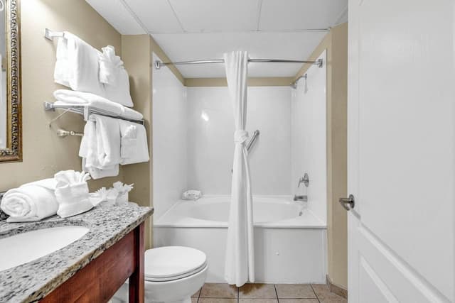 Exclusive Condo, 1 Bedroom, Balcony, Beach View