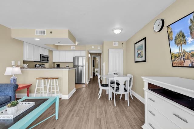 Exclusive Condo, 1 Bedroom, Balcony, Beach View