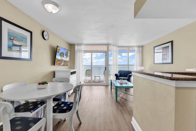 Exclusive Condo, 1 Bedroom, Balcony, Beach View