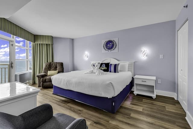 Signature Condo, 2 Bedrooms, Balcony, Ocean View