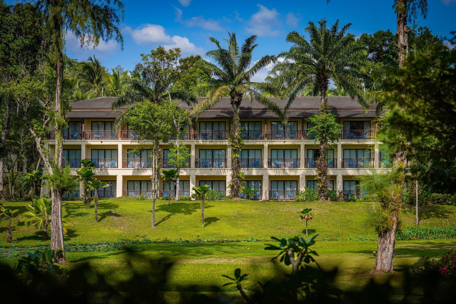 ดุสิตธานี กระบี่ บีช รีสอร์ต (Dusit Thani Krabi Beach Resort)0
