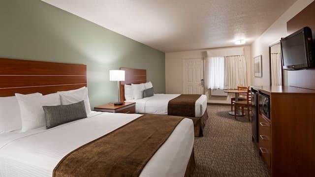 Standard Room, 2 Queen Beds, Fireplace