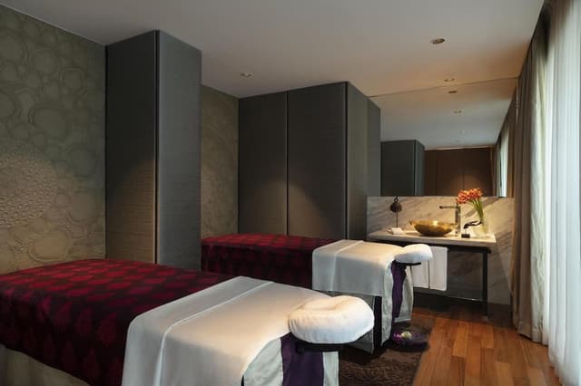 The Royal Suite with Executive Lounge Benefit