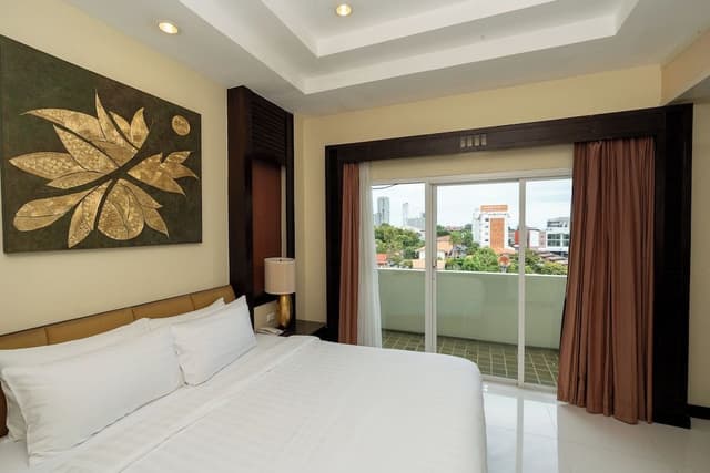 Executive Suite