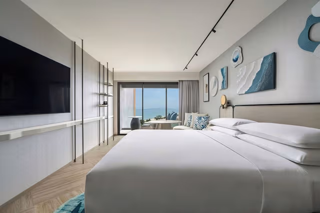 Premium Room, 1 King Bed, Balcony (Sea View)
