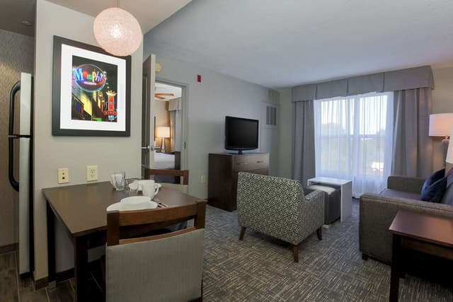 1 KING BED 1 BEDROOM SUITE NONSMOKING