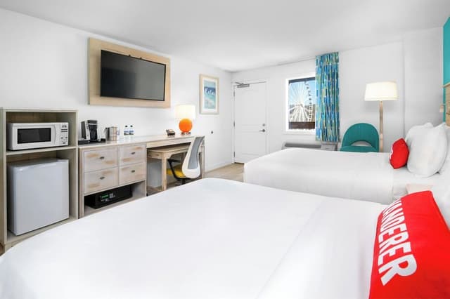 Room, 2 Queen Beds, Accessible (Parkway Double Queen Accessible)