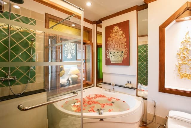 Luxury Twin Bed with Spa Bath & Private Balcony