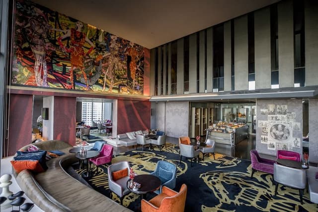 Signature Room, 1 King Bed, Club Lounge Access (SO Club)