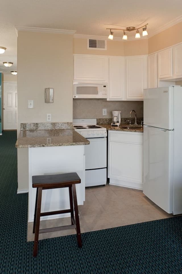 Suite, Kitchenette, Partial Ocean View