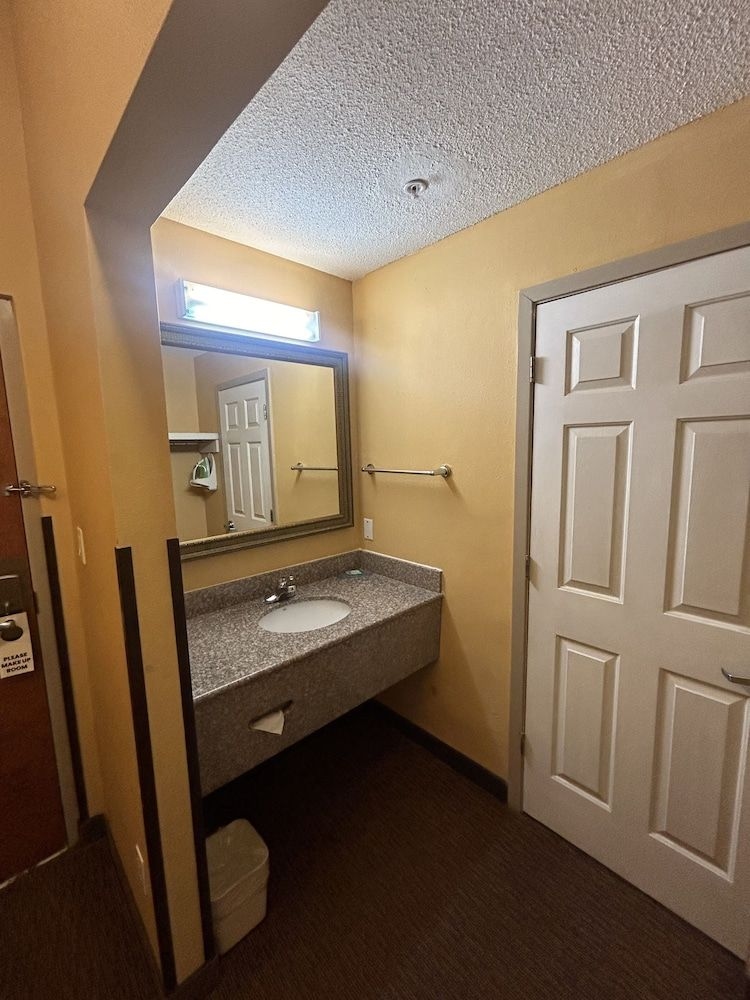 Comfort Inn Near Medical Center0