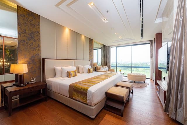 Grand Duplex Presidential Suite - Free Suvarnabhumi Airport Transfer