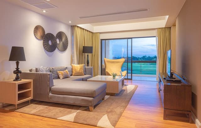 Grand Deluxe Suite - Free Suvarnabhumi Airport Transfer