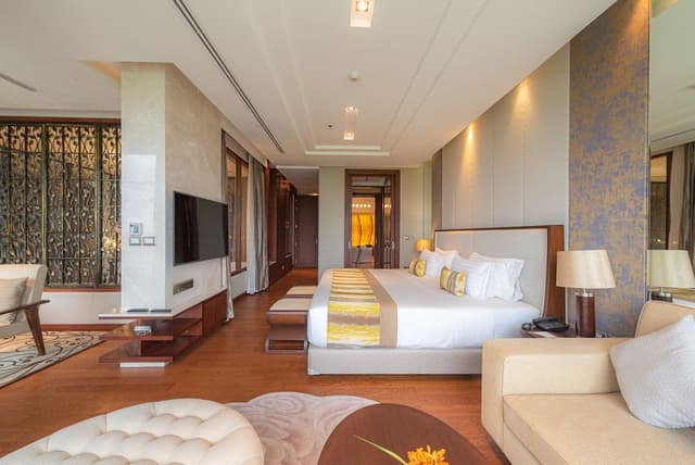 Grand Duplex Presidential Suite - Free Suvarnabhumi Airport Transfer