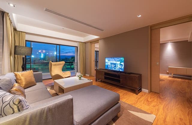 Grand Deluxe Suite - Free Suvarnabhumi Airport Transfer