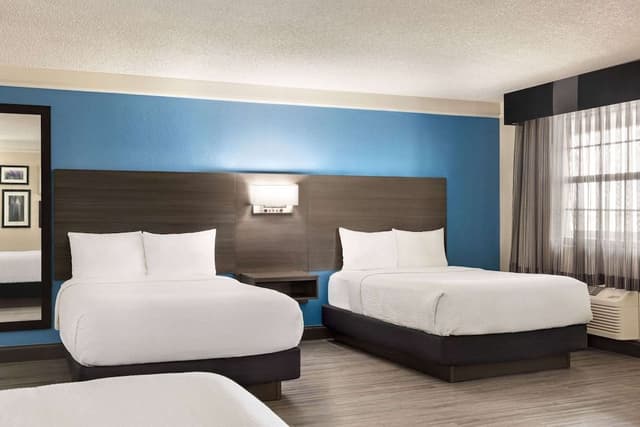 Deluxe Room, Multiple Beds, Non Smoking (Deluxe Family Room)