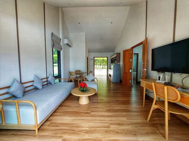 Villa, Beachfront