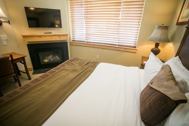 Condo, 2 Bedrooms