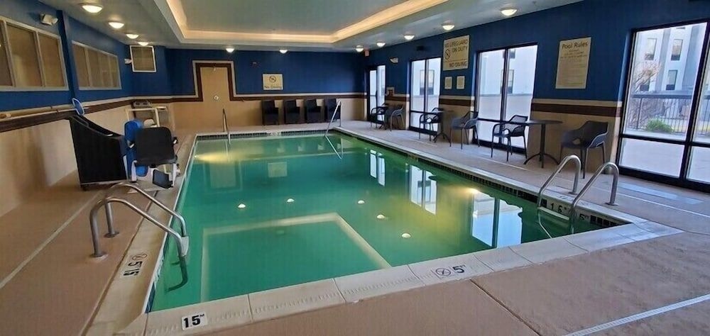 Hampton Inn Suites Mt Vernonbelvoiralexandria2