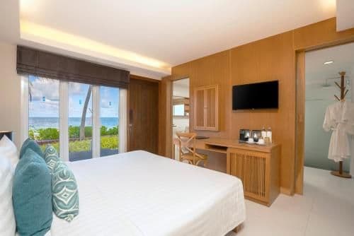 VILLA BEACH FRONT