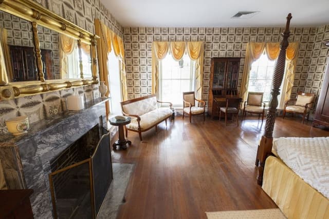 Suite (Carrington)