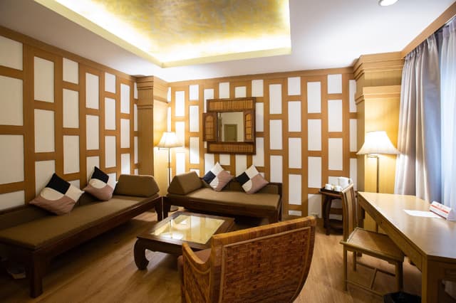 Corner Suite