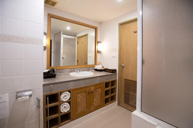 Corner Suite