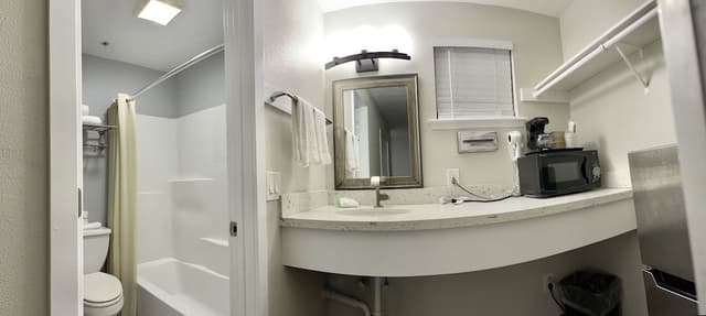 Basic Double Room, 2 Queen Beds, Non Smoking, Jetted Tub